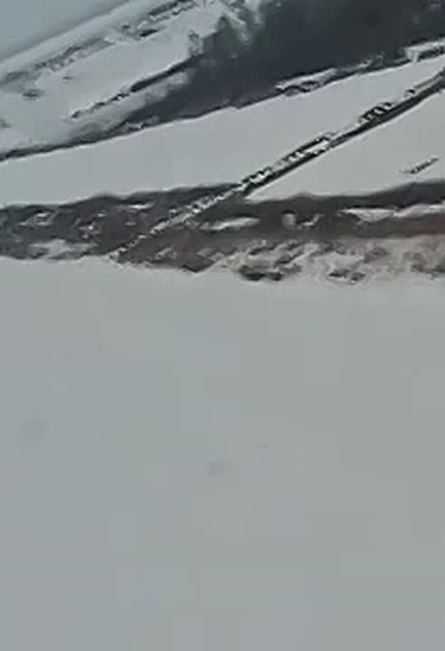 Армия России применяет ударные БПЛА на рекордно низкой высоте — всего в десятки метров, используя ручное управление