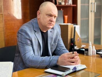 Прямая связь с главой. Уважаемые жители Мелитопольского муниципального округа! Теперь вы можете напрямую обращаться в администрацию округа через чат-бот: