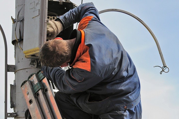 В Днепрорудном часть города осталась без света из-за обрыва линии ЛЭП