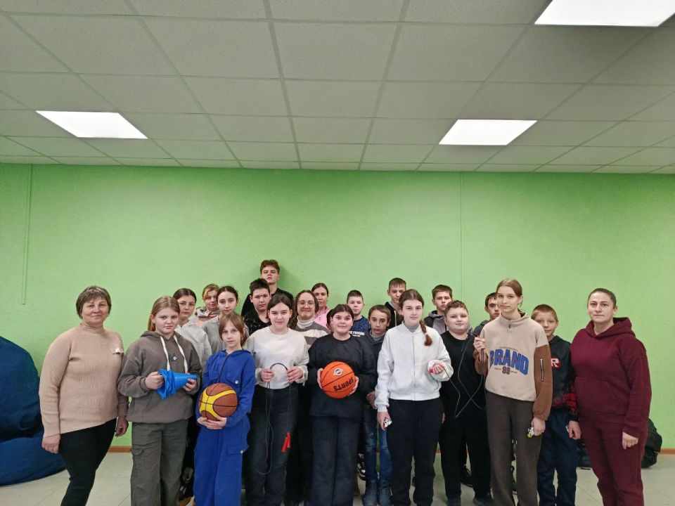 Сегодня в Розовском СДК состоялась увлекательная спортивно-игровая программа «Дружно, весело играть и здоровье поправлять» для учеников Розовской школы №29