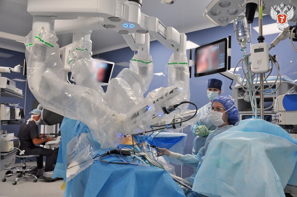 116 робот-ассистированных операций выполнили врачи НМИЦ онкологии Минздрава России в Ростове-на-Дону за год