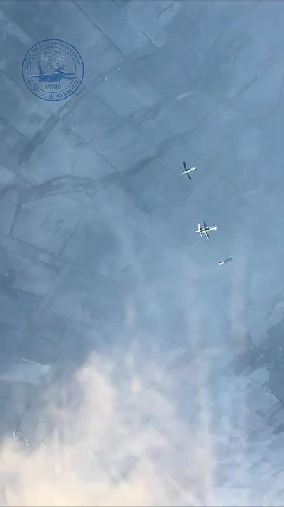 Сброс четырёх авиабомб ФАБ-500Т с модулем УМПБ-5 истребителем-бомбардировщиком Су-34 ВКС России