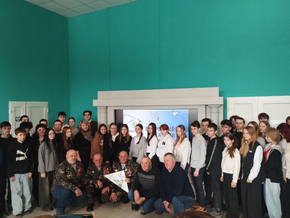 В Акимовском ЦДК состоялась тематическая программа для школьников «Память вечно будет жива!», в рамках мероприятий, посвященных Дню памяти о россиянах, исполнявших служебный долг за пределами Отечества