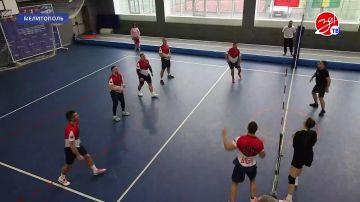 Началась волейбольная лига среди команд государственных и муниципальных учреждений Запорожской области