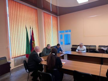 17 февраля в малом зале администрации Приморского муниципалитета состоялось очередное заседание Приморского окружного Совета депутатов, которое провел его председатель Никита Комелов