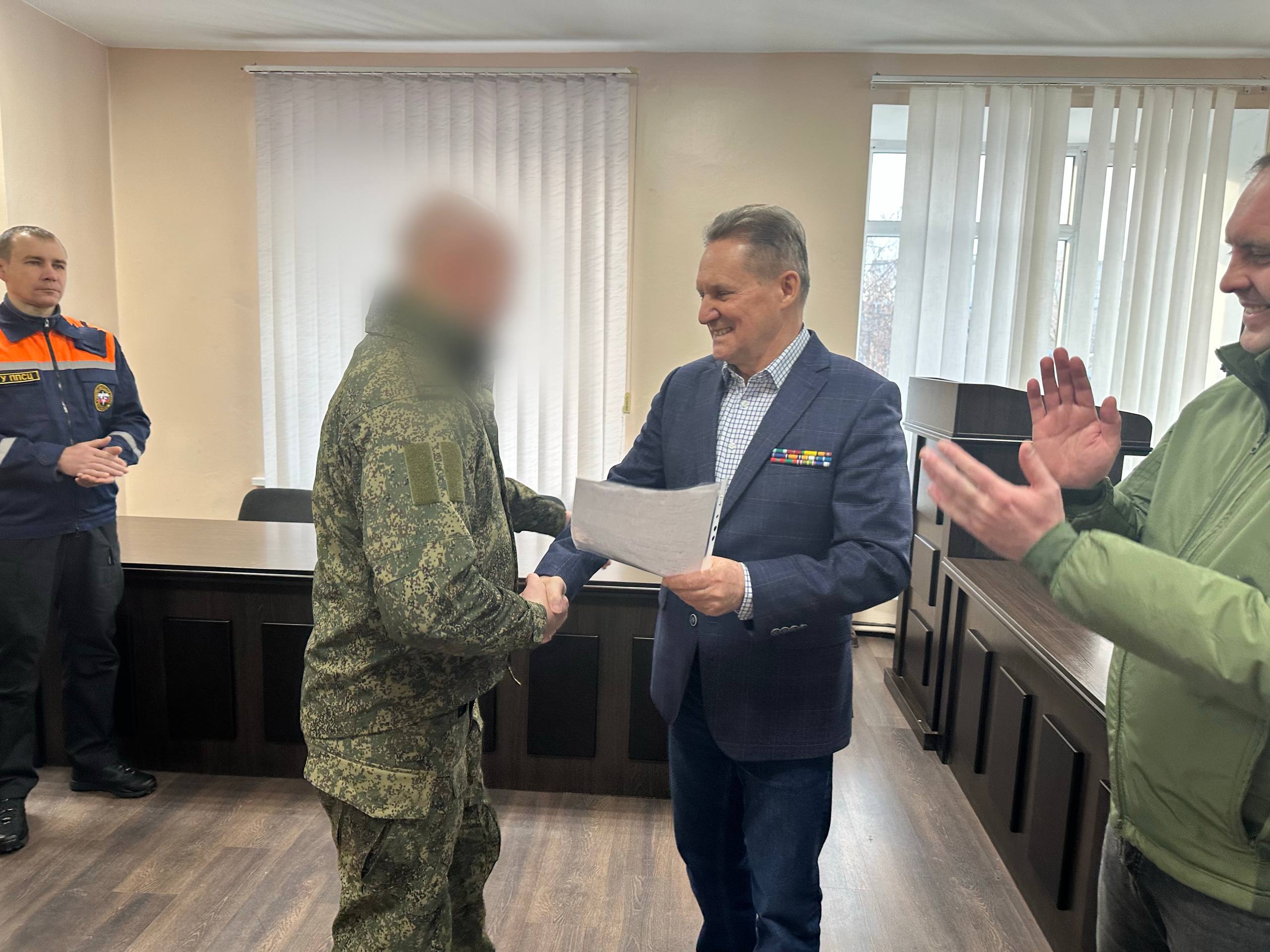 В преддверии Дня защитника Отечества вместе с главой Токмакского муниципального округа Александром Калмыковым встретились с пензенскими военнослужащими