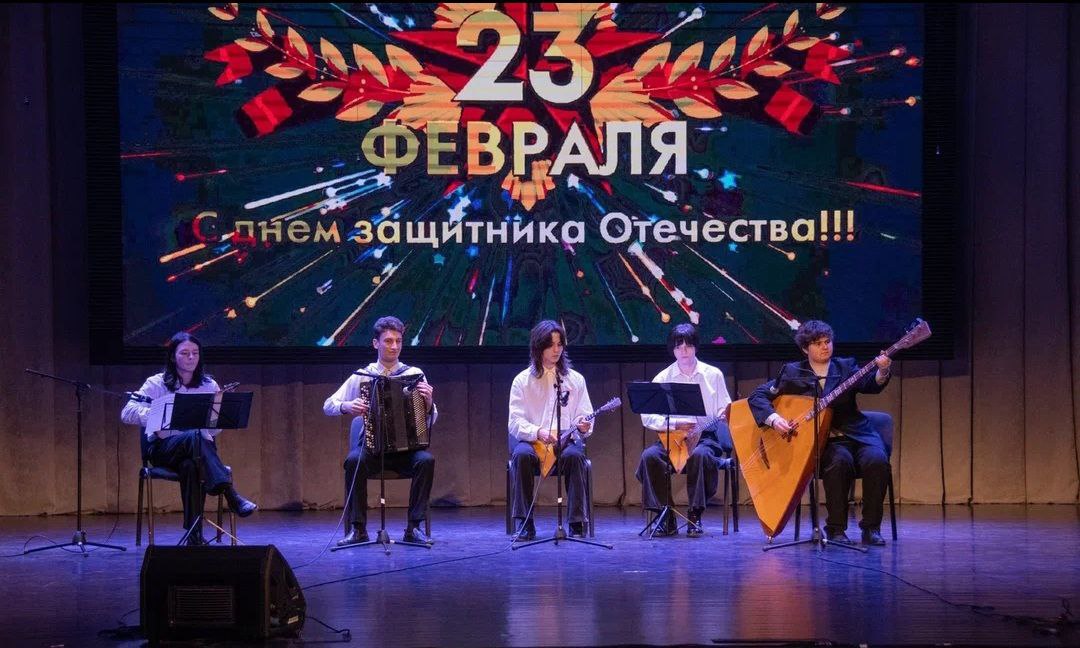 Во Дворце культуры железнодорожников прошел концерт «Честь и слава защитникам»