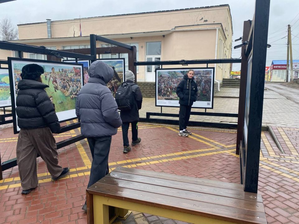 В пгт Черниговка Черниговского муниципального округа прошло открытие выставки, приуроченной к Году Единства народов России, организованной Министерством культуры Российской Федерации, Музеем-заповедником героической обороны...