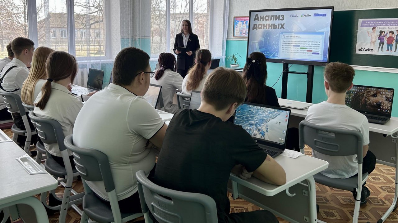 Волчанские школьники научились создавать алгоритмы рекомендаций