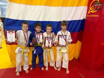 ���������� ����������� ������� ������� ������� � 4 ������������ ������� ������� �� ����� � �����������