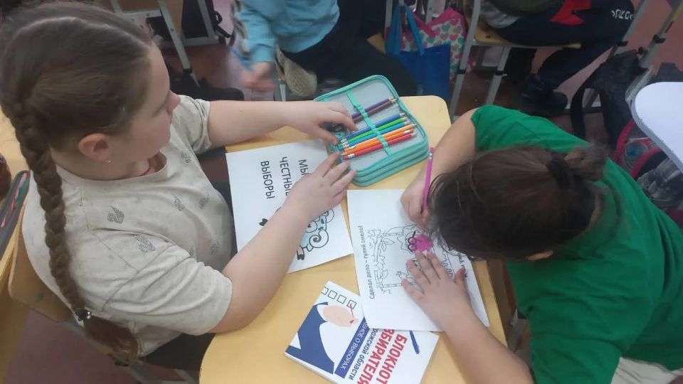 Председатель территориальной избирательной комиссии № 16 провела деловую встречу с директором Великобелозерской школы №1 Каменско-Днепровского района