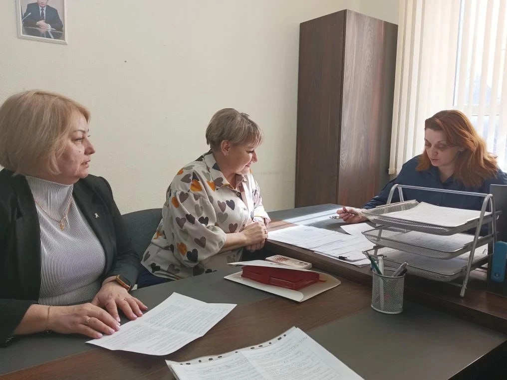 Председатели территориальных комиссий №№1, 2, 3 городского округа Мелитополь провели рабочую встречу с заместителем главы администрации ГО Мелитополь по вопросам социальной и внутренней политики