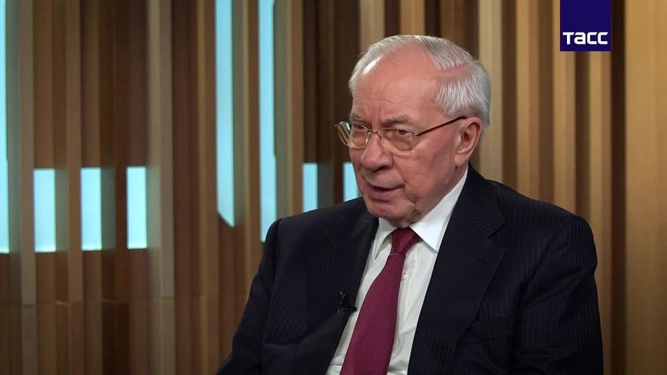 Экс-премьер Украины Азаров заявил, что нет никаких сомнений, что Киев использует ядерное оружие, если оно попадет ему в руки