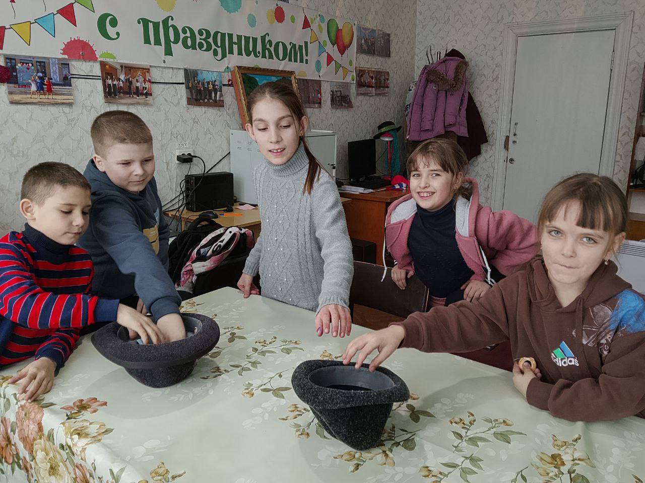 Необычному неофициальному празднику посвятили вторник, 24 февраля, участники Петровского сельского клуба - в культурном учреждении отметили День рождения лотереи