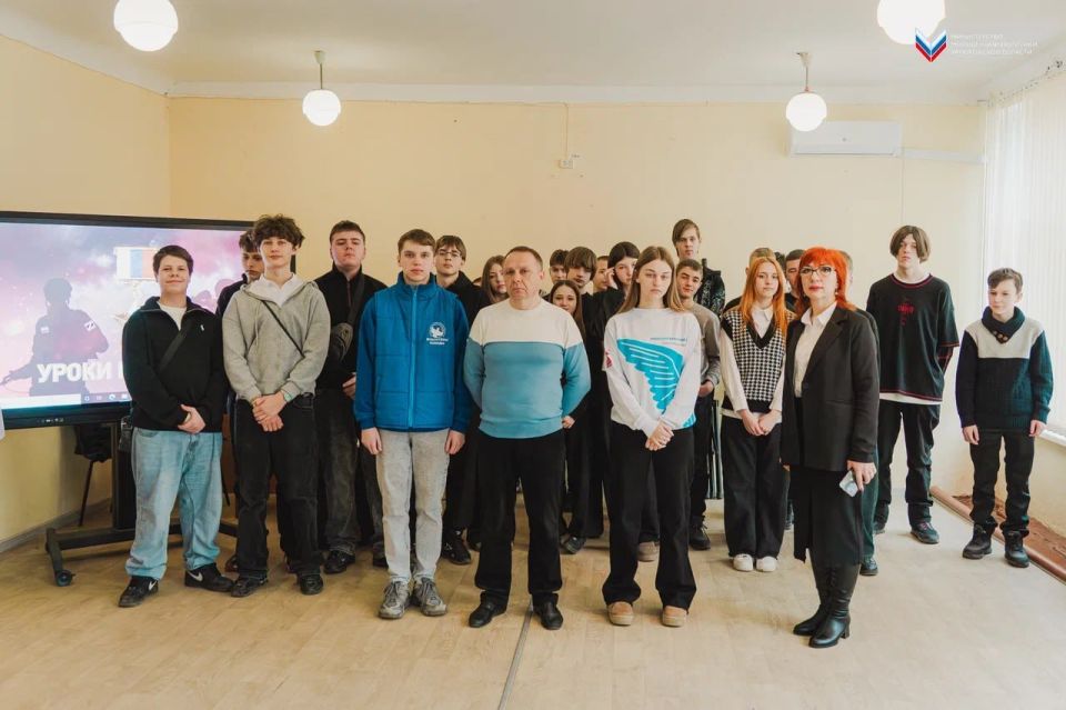 Урок мужества «Специальная военная операция» прошёл в Мелитопольской школе №11