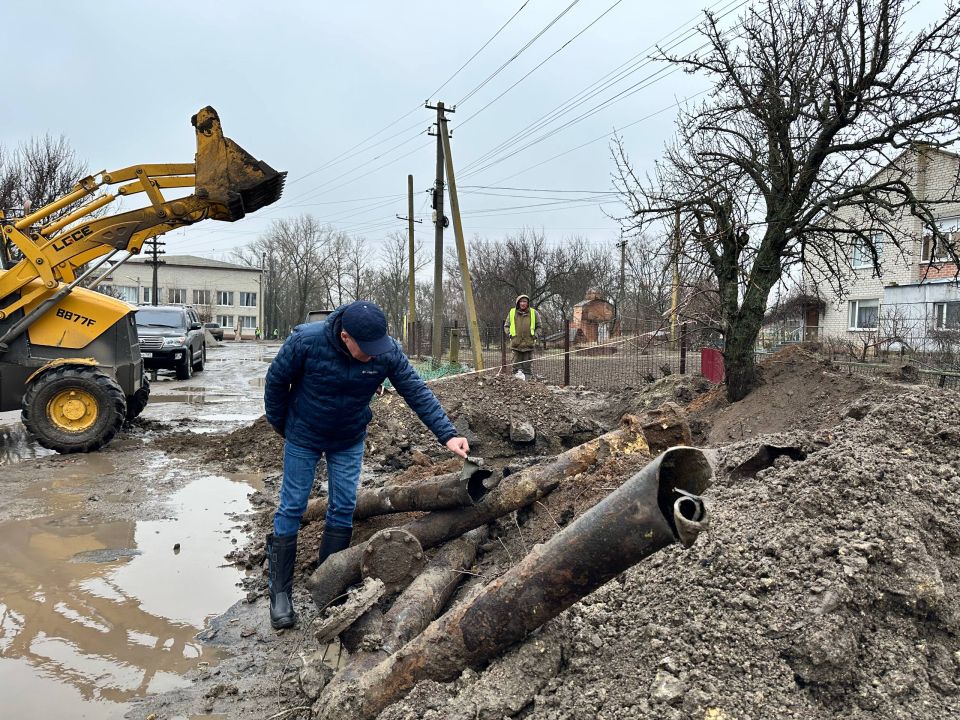 Подрядная организация Пензенской области завершает ремонт участка сети водоотведения в селе Чапаевка Пологовского муниципального округа