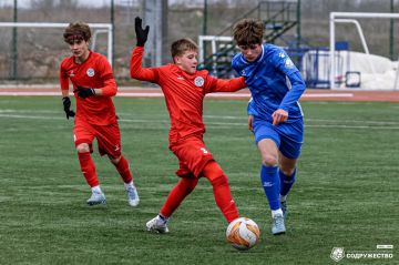 ����� 4 ���� ���� ������������ (U-15)!