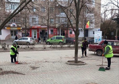 В Токмакском муниципальном округе проводятся работы по благоустройству