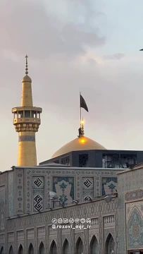 Аятолла Хаменеи, а также глава КСИР Мохаммад Пакпур и секретарь совета обороны Али Шамхани погибли