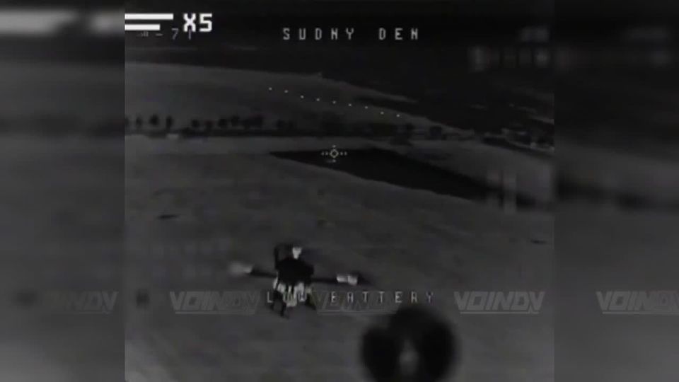 Операторы БпЛА 69 бригады прикрытия 35 армии группировки войск "Восток" ведут борьбу с тяжелыми гексакоптерами противника в Днепропетровской области