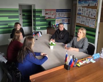 Сегодня в территориальной избирательной комиссии №18 состоялась встреча с представителями политической партии «Единая Россия»