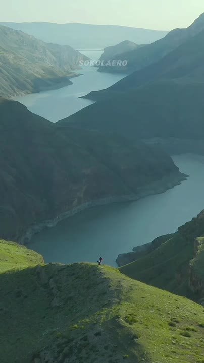 не нужны хромакей, виртуальные камеры, CGI и 3D-моделирование, чтобы создать нереальные пейзажи