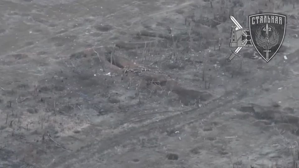 ТМ-62 в хату! Штурмовик 71-го полка 42-й гвардейской дивизии демилитаризирует очередной блиндаж противника в окрестностях Орехова