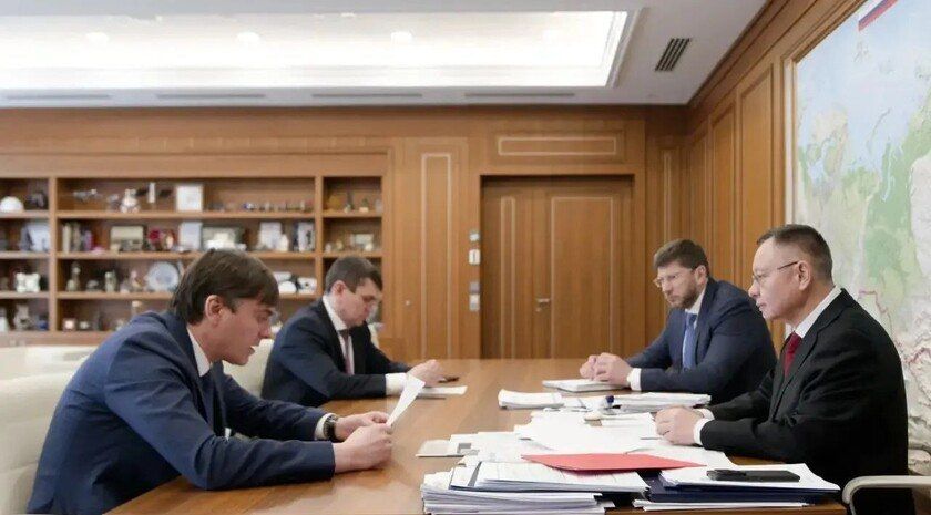 В Минстрое обсудили строительство опорной базы передовых школ в России