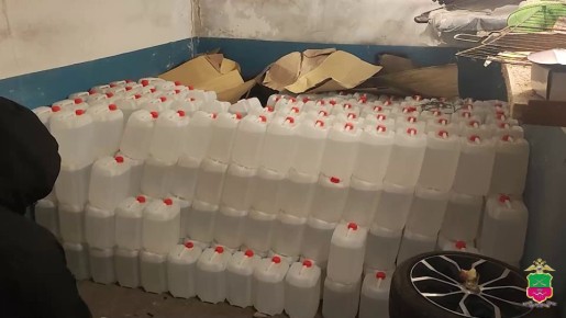 Полиция сорвала план жителя Бердянска продать почти три тонны нелегального спирта в Запорожской области