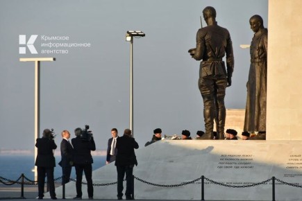 Выбор крымчан стал одной из важнейших и определяющих вех в её тысячелетней истории, - Путин