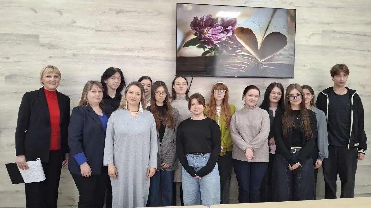 В Бердянске прошел поэтический вернисаж в честь Всемирного Дня поэзии