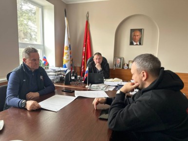 Совместно с исполняющим обязанности министра финансов Запорожской области Александром Салеевым провели рабочие встречи с главами Токмакского и Пологовского муниципальных округов