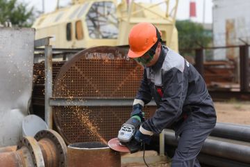 Шефы из Архангельска отремонтировали участок канализации в Мелитополе