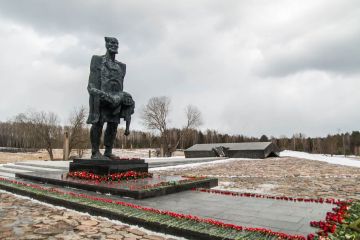 Запорожцы помнят о Хатыни. В Запорожской области прошла церемония возложения цветов в память о жертвах Хатыни