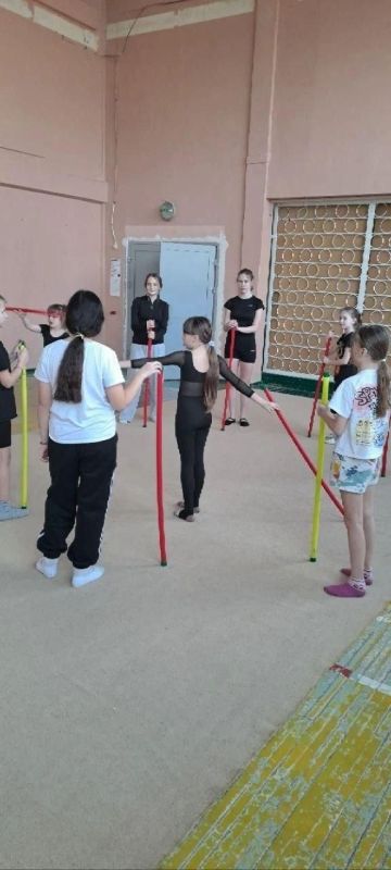 Новгородская спортшкола «Спорт-индустрия» продолжает делиться опытом с коллегами из Энергодара