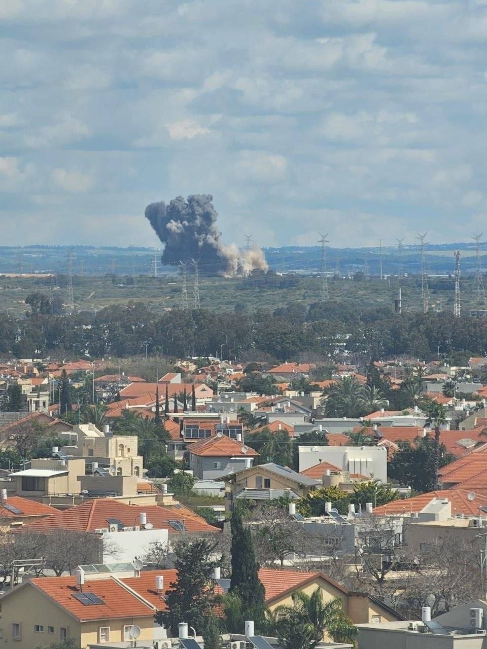 Иран нанёс удар по крупнейшей ТЭС Израиля