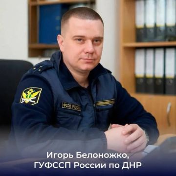 Сотрудник ГУФССП России по Донецкой Народной Республике Игорь Белоножко спас девушку из автомобиля после ДТП: он вытащил пострадавшую из машины, из-под капота которой уже шёл дым, оказал первую помощь, вызвал медиков и...
