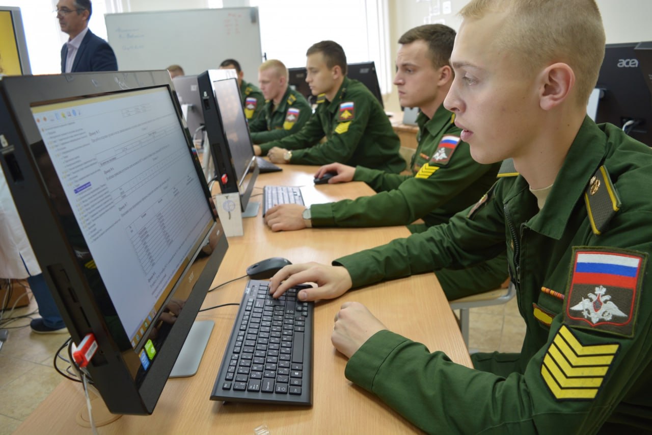 Юношам и девушкам доступно престижное и востребованное образование в ВУЗах Минобороны России