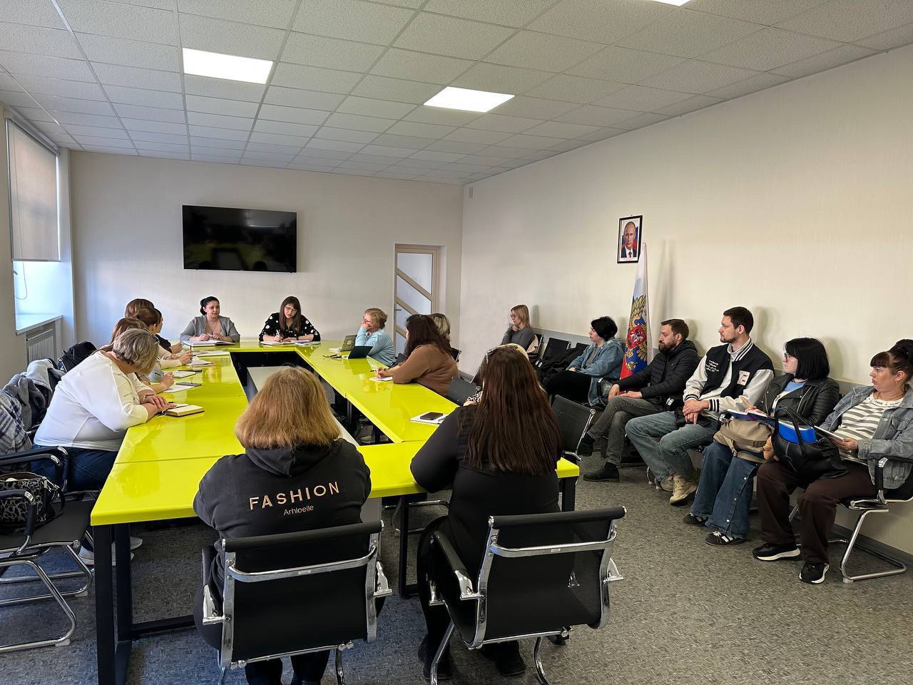 26.03.2026 г. в конференц зале ГБУ "Комплексный центр социального обслуживания населения" Министерства труда и социальной политики Запорожской области прошло рабочее совещание по вопросам межведомственного взаимодействия...