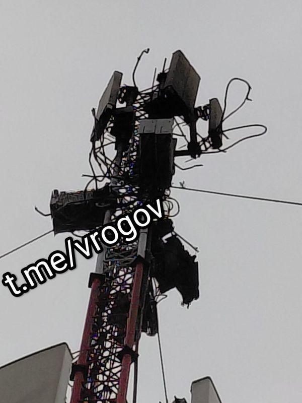 Владимир Рогов: Нацисты ударили по СЭС. Сегодня ночью боевики ЗеРейха нанесли удар по зданию санэпидемстанции в Энергодаре - социально значимому объекту, от работы которого зависит здоровье наших жителей