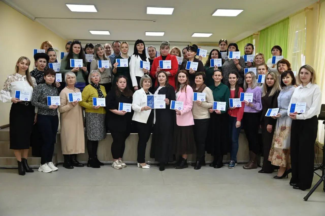 В Бердянске прошёл муниципальный форум классных руководителей «Арт-мастерская для самых классных»