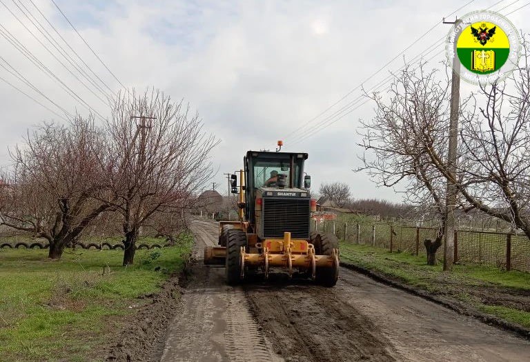 В селе Константиновка продолжаются работы по благоустройству дорожной инфраструктуры
