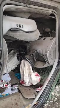 Уничтоженный мост вместе с пикапом ВСУ предположительно в н.п. Лиман