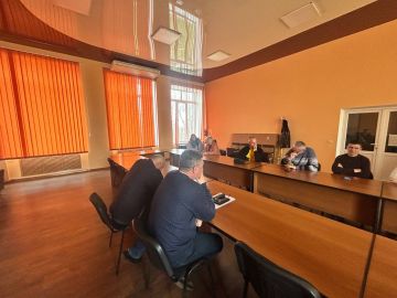 31 марта в малом зале администрации Приморского муниципалитета состоялось очередное заседание Приморского окружного Совета депутатов, которое провел его председатель Никита Комелов