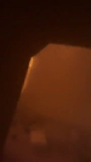 Прилет иранской ракеты прямо рядом с укрытием американских военнослужащих, которые вели съемку на военной базе США на Ближнем Востоке