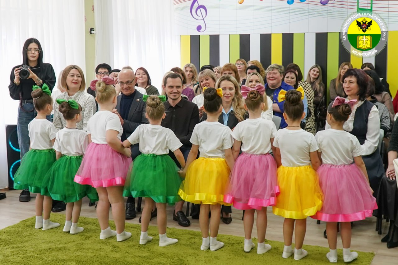 В рамках Года дошкольного образования в детском саду «Ласточка» города Мелитополь состоялось торжественное мероприятие