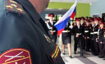 В Запорожской области росгвардейцы отметили грамотами лучших кадетов из Мелитополя