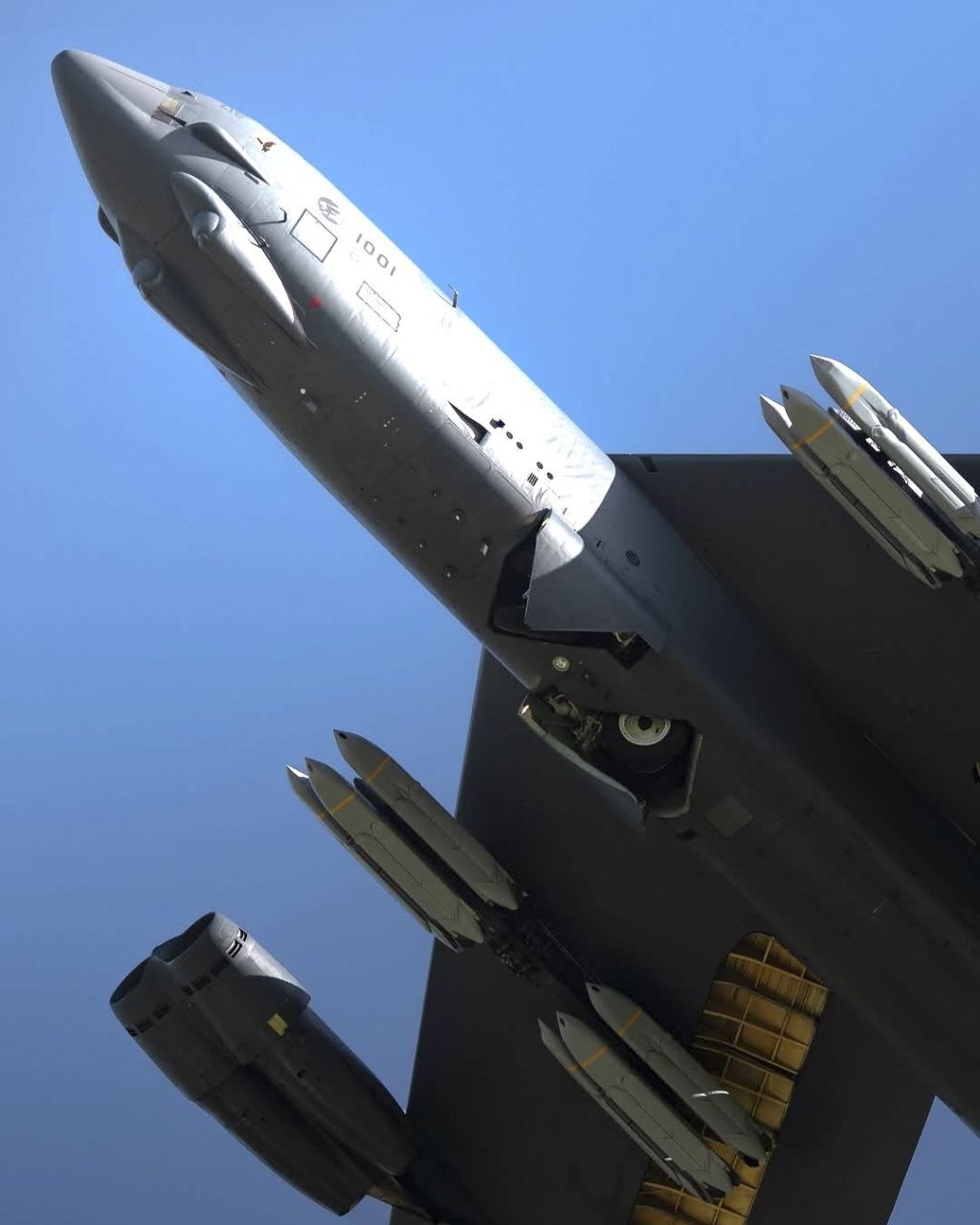 Bloomberg пишет, что США изымают запасы ракет AGM-158 JASSM со своих баз на материке и тихоокеанского региона для войны против Ирана