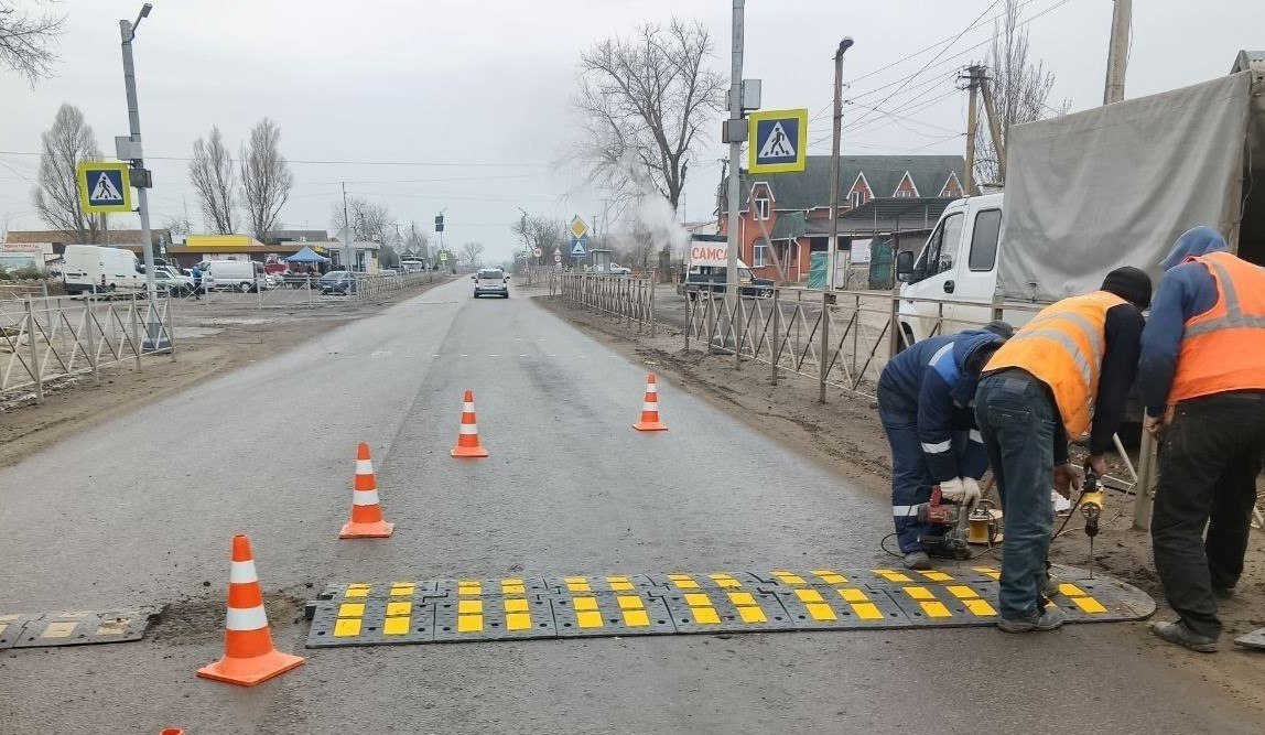 ГУП «УАЗО» продолжает выполнять работы по обеспечению безопасности дорожного движения на территории Запорожской области