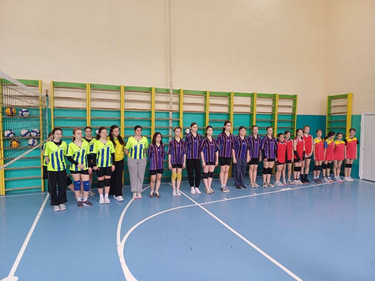 Волейбол объединяет: турнир среди девушек в Куйбышевском округе